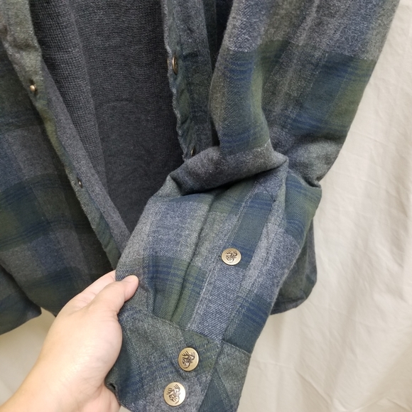 Legendary Whitetails Plaid Large - Picture 5 of 6